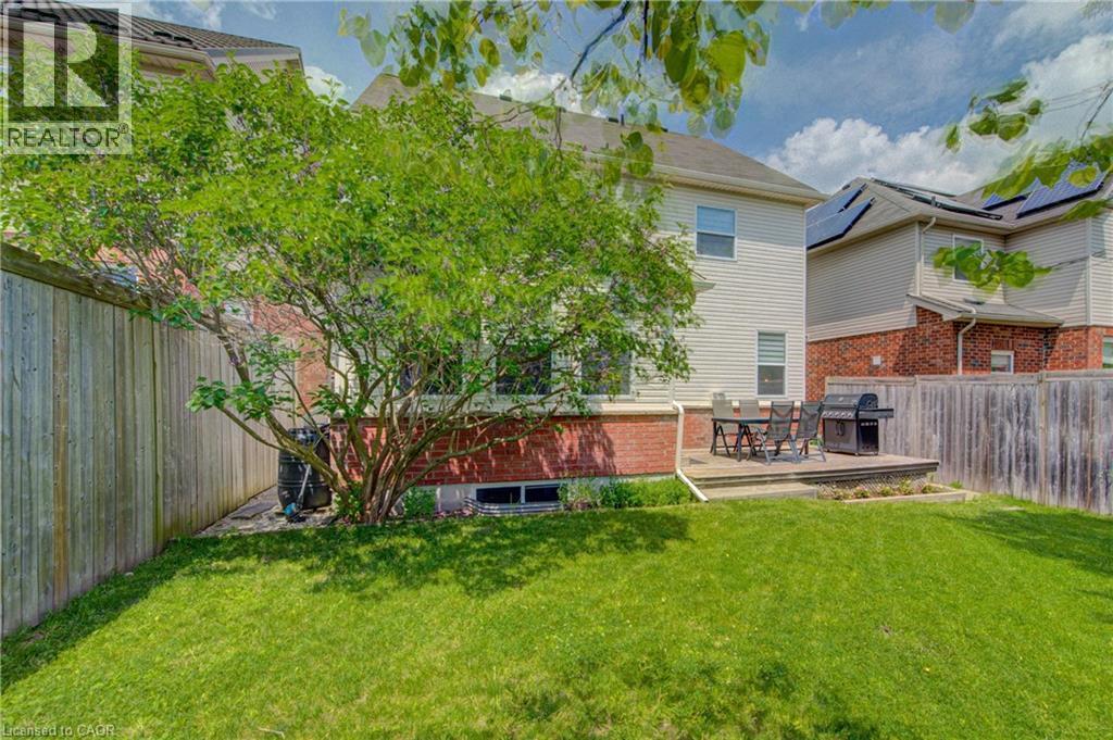 729 Keats Way, Waterloo, ON