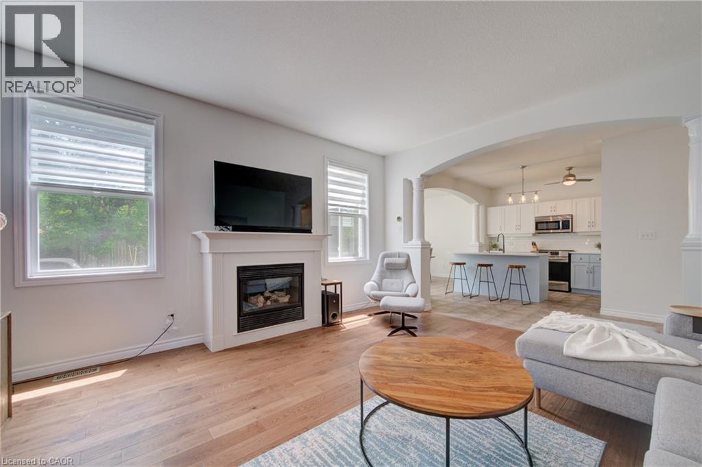 729 Keats Way, Waterloo, ON