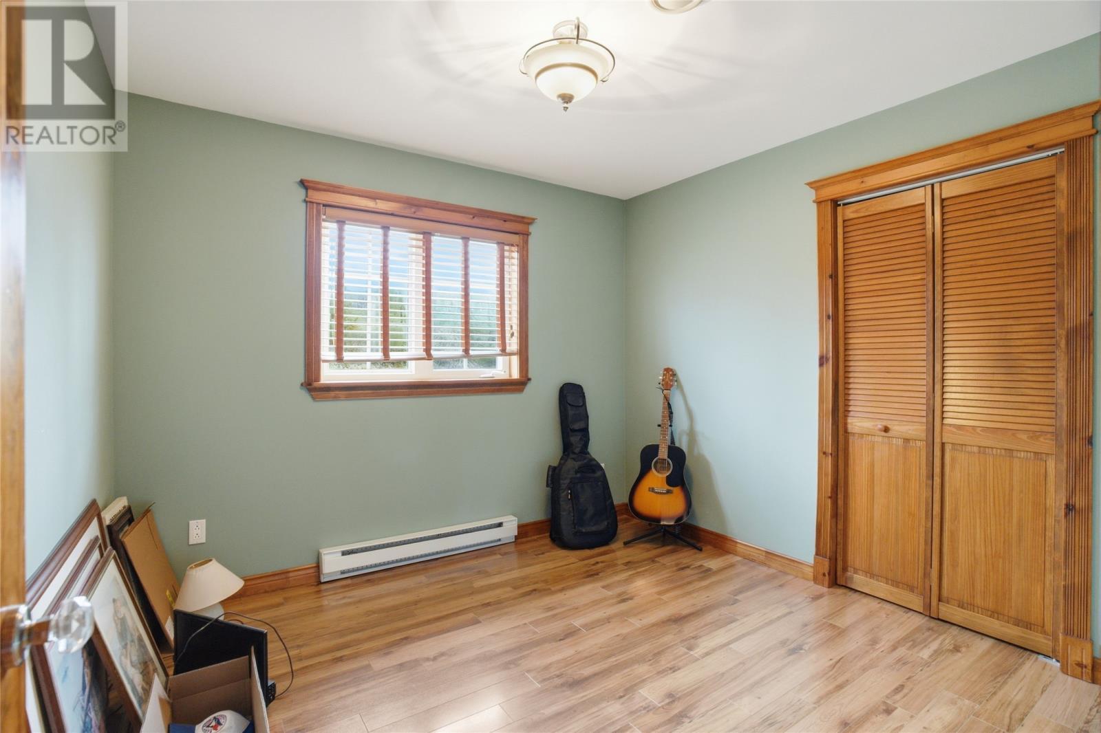 1 Greenwood Street E, Creston South, NL
