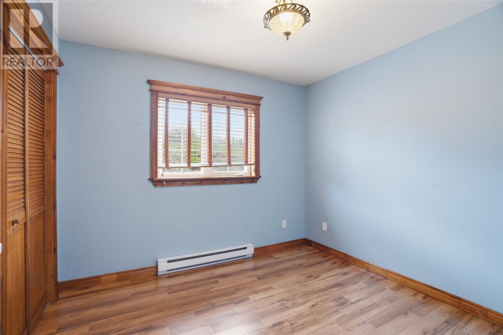 1 Greenwood Street E, Creston South, NL