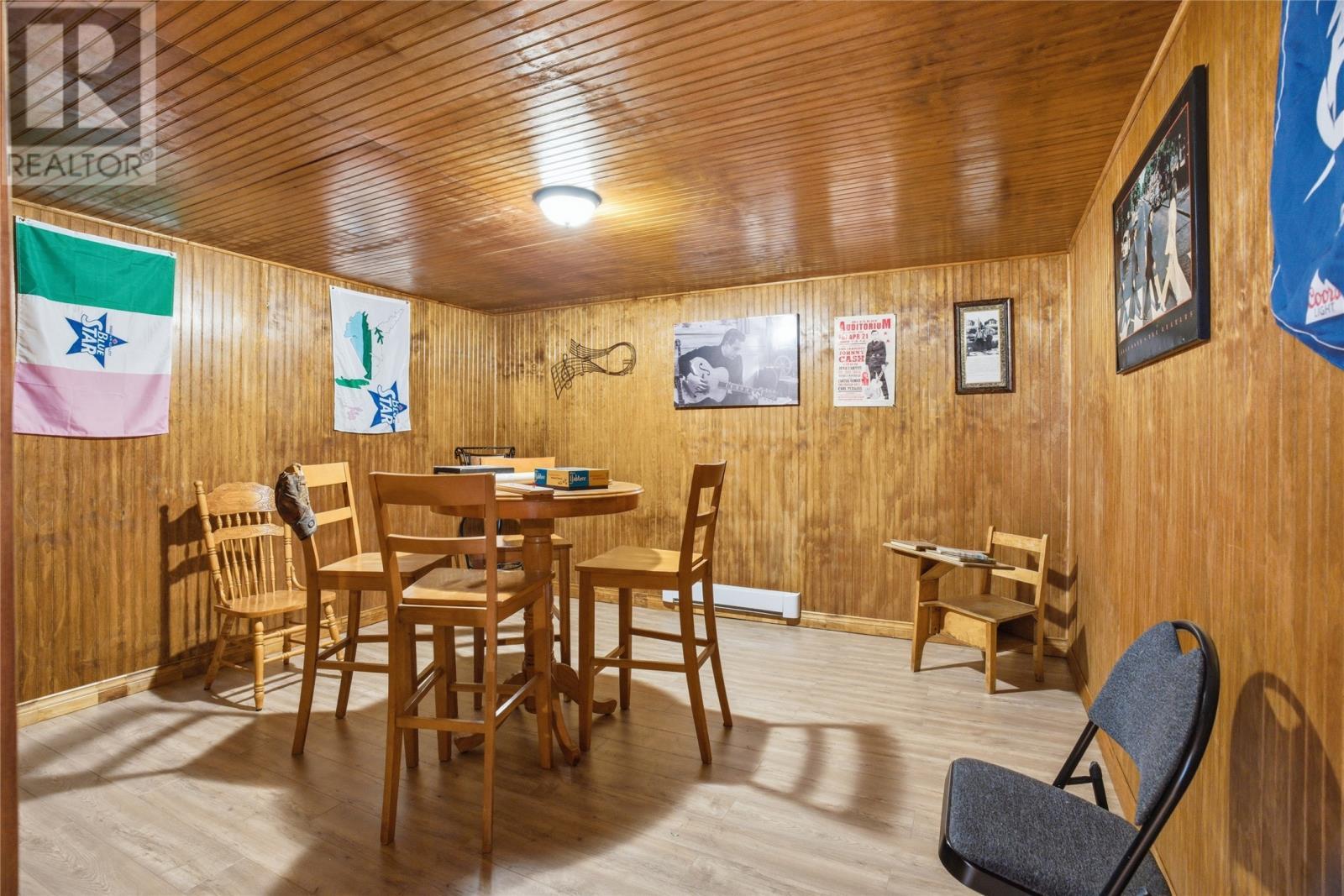 1 Greenwood Street E, Creston South, NL