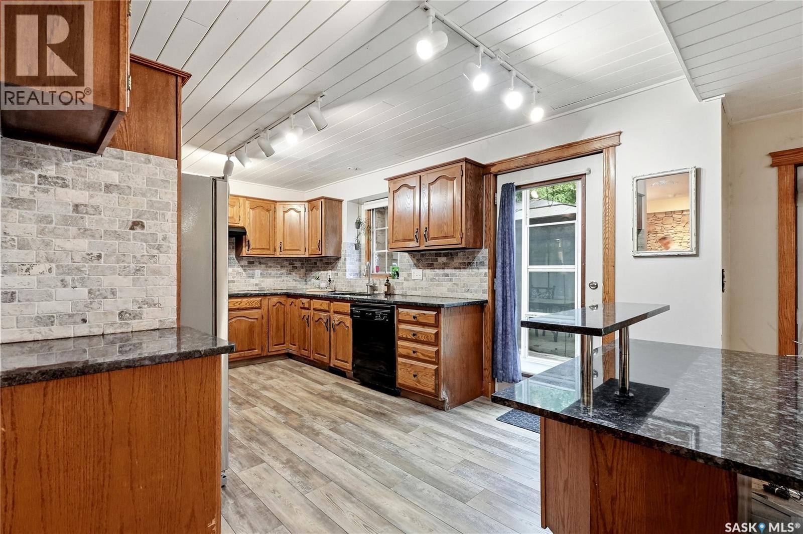 206 Willoughby Crescent, Saskatoon, SK