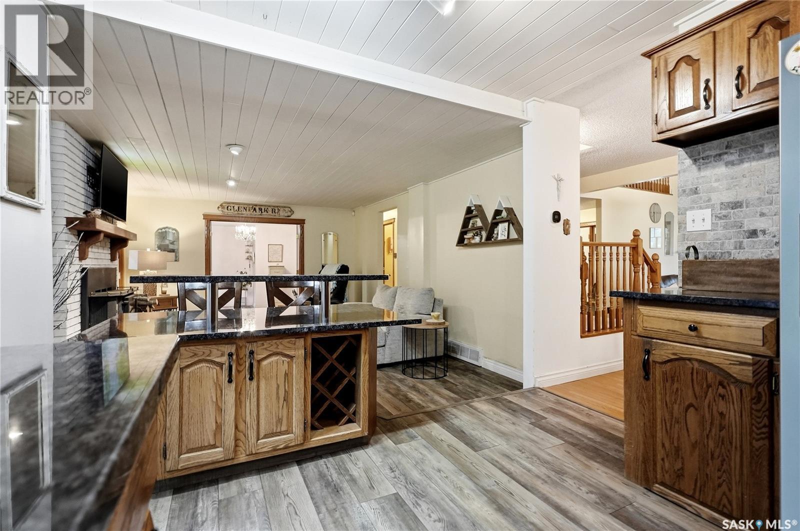 206 Willoughby Crescent, Saskatoon, SK