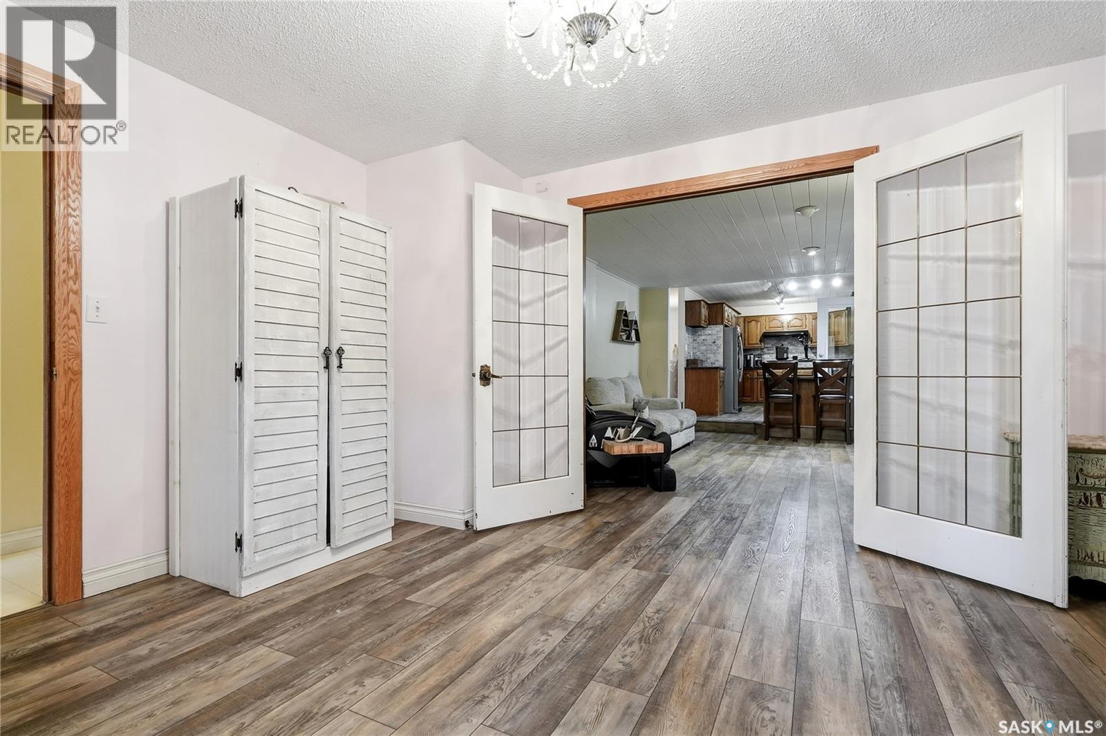206 Willoughby Crescent, Saskatoon, SK