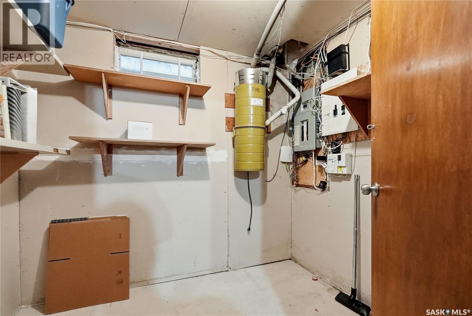 206 Willoughby Crescent, Saskatoon, SK