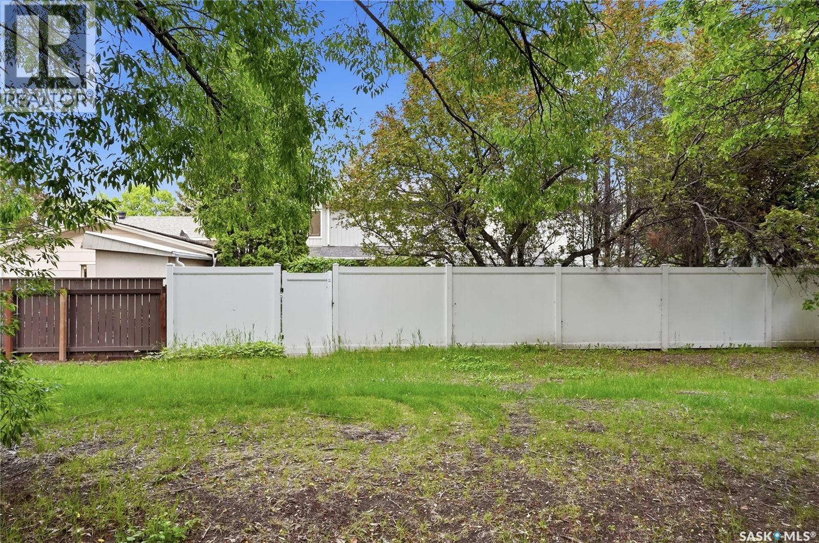 206 Willoughby Crescent, Saskatoon, SK