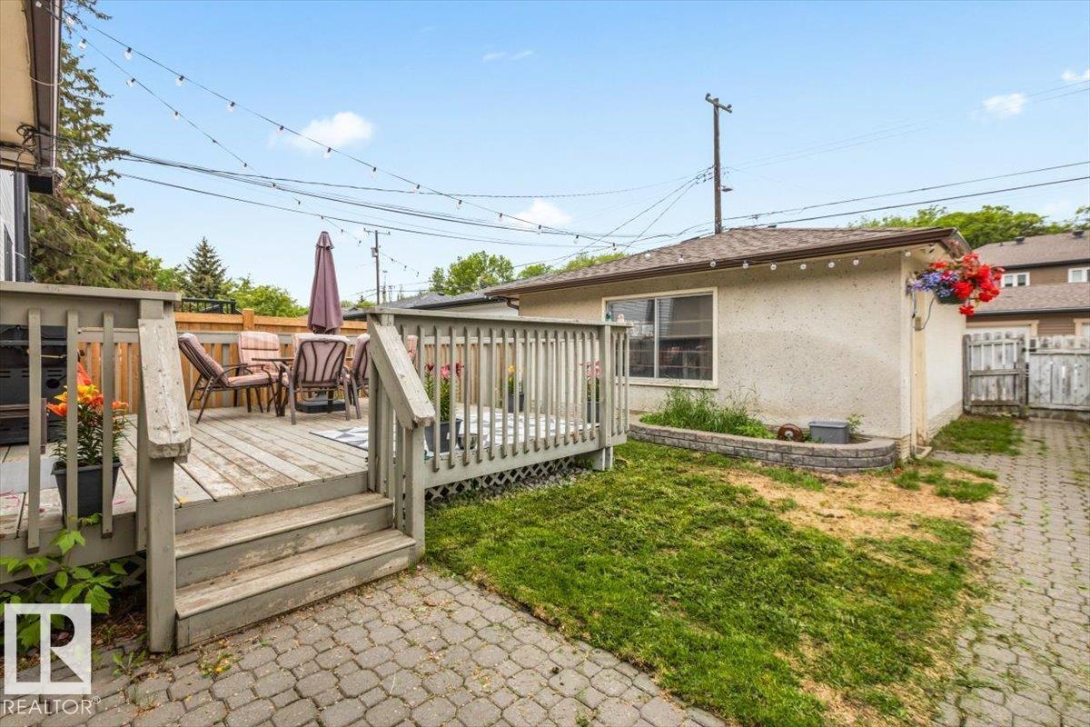 9324 70 Av Nw, Edmonton, AB