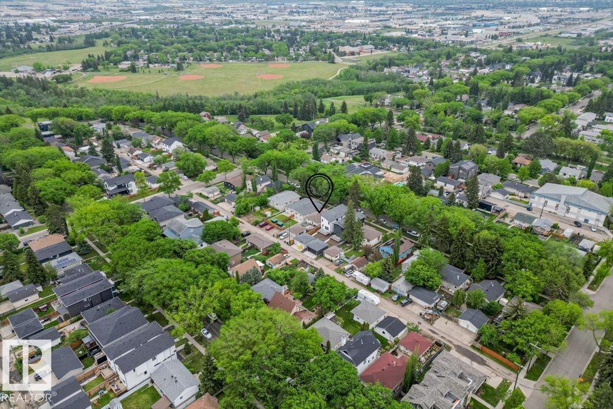 9324 70 Av Nw, Edmonton, AB