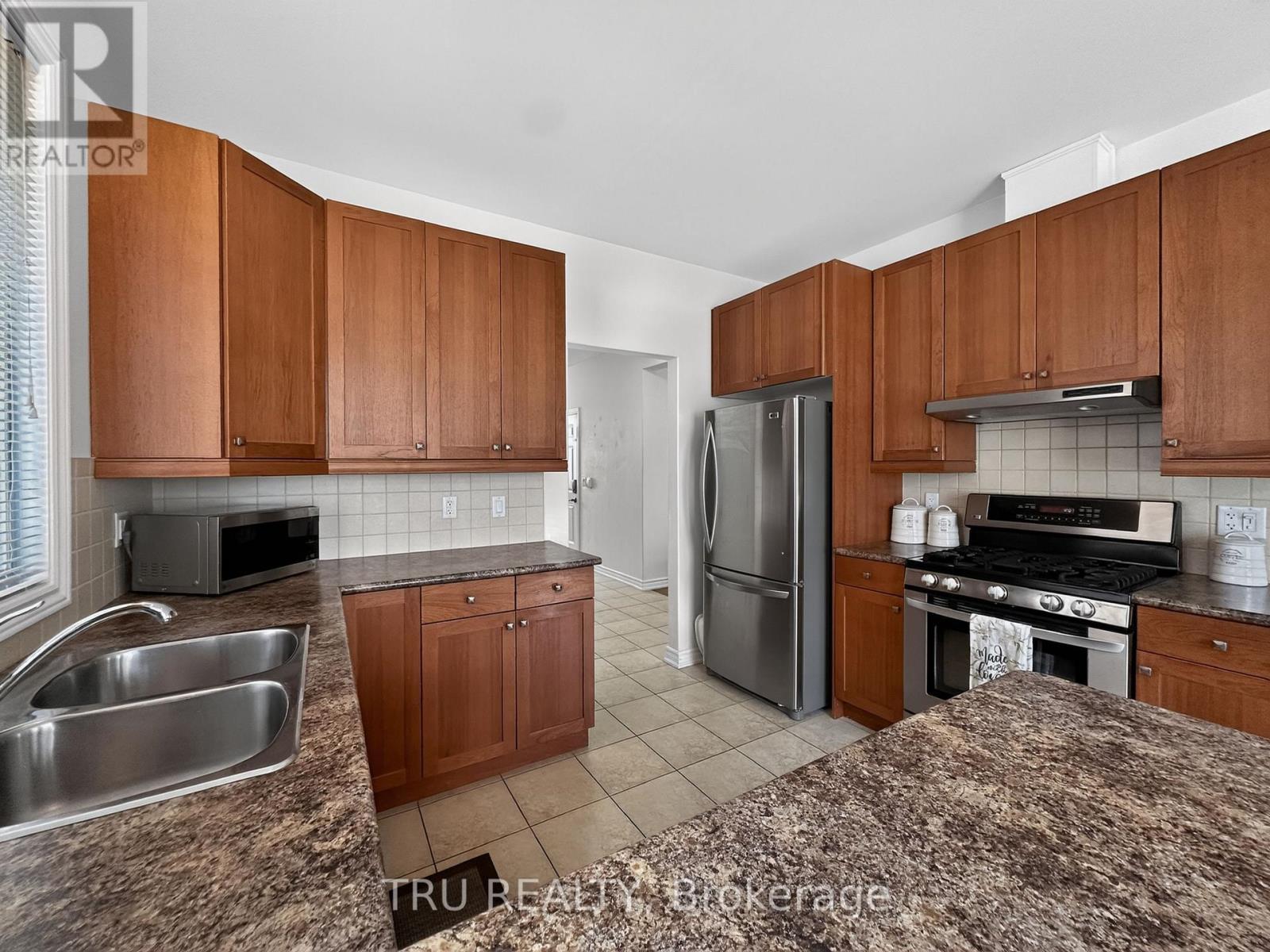 Kitchen - 2 - 200 Celtic Ridge Crescent, Ottawa, ON