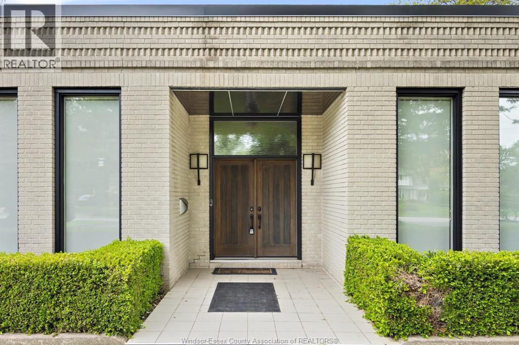 3521 Ouellette, Windsor, ON