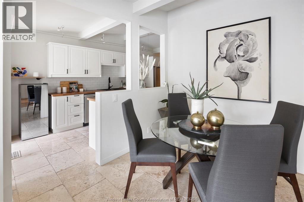 3521 Ouellette, Windsor, ON