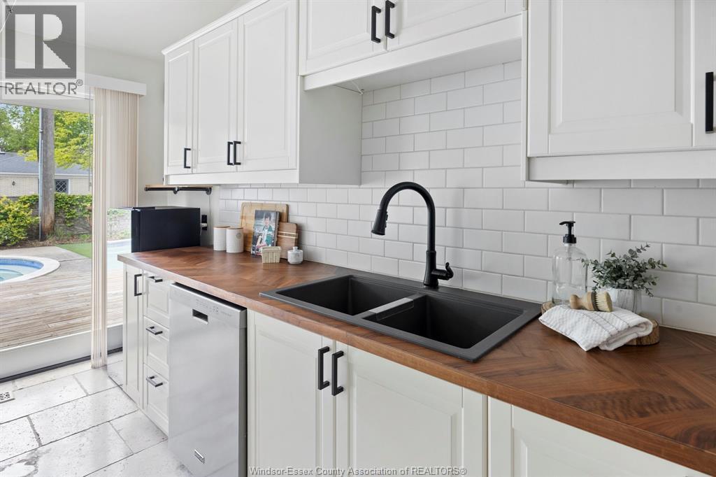 3521 Ouellette, Windsor, ON