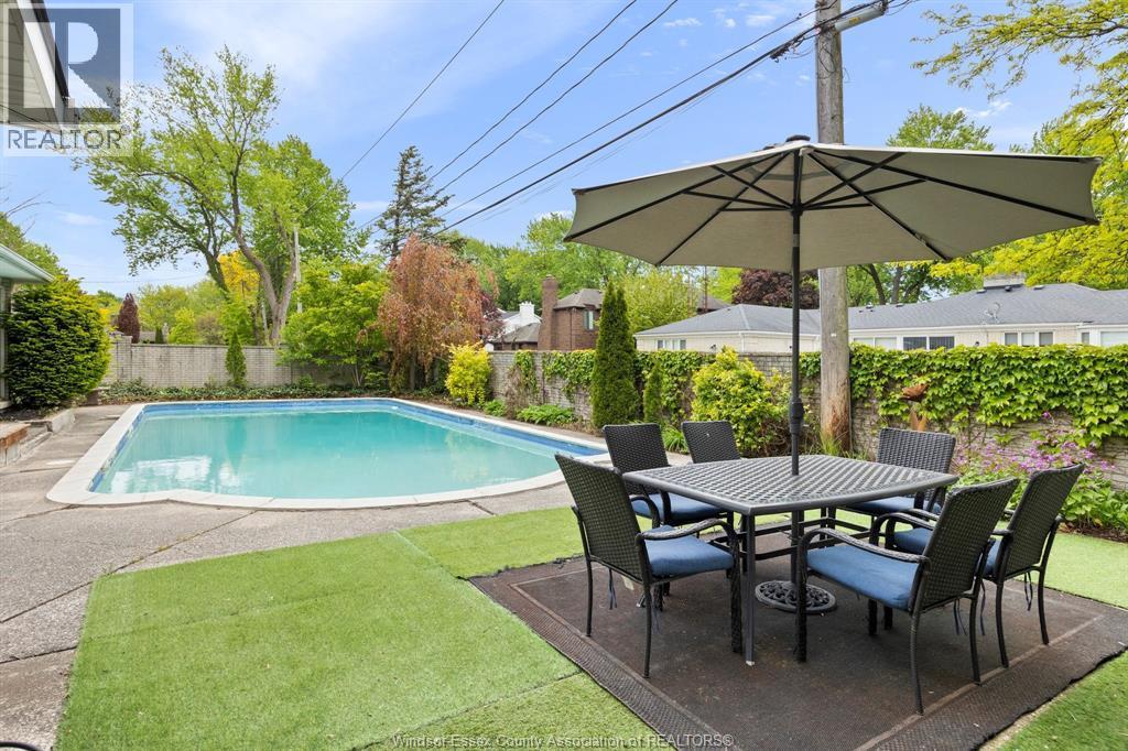 3521 Ouellette, Windsor, ON