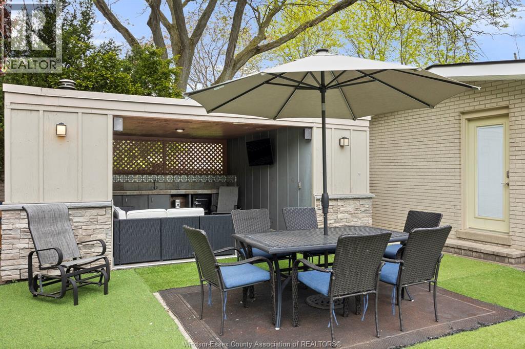 3521 Ouellette, Windsor, ON