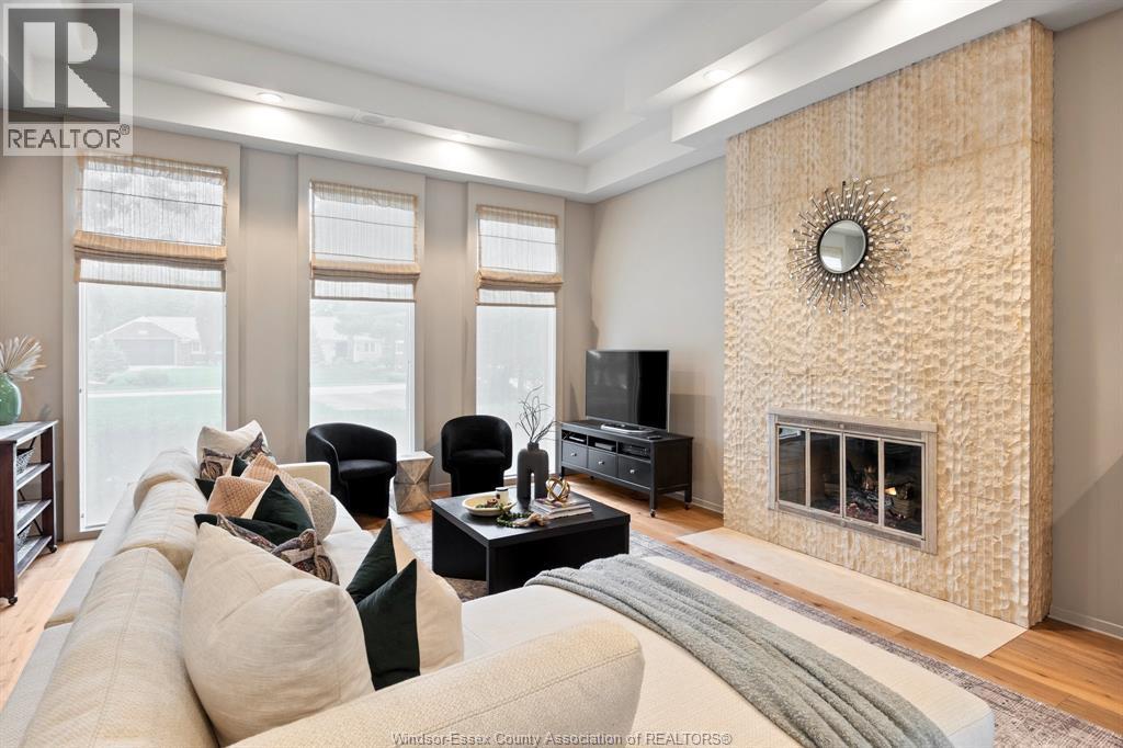 3521 Ouellette, Windsor, ON