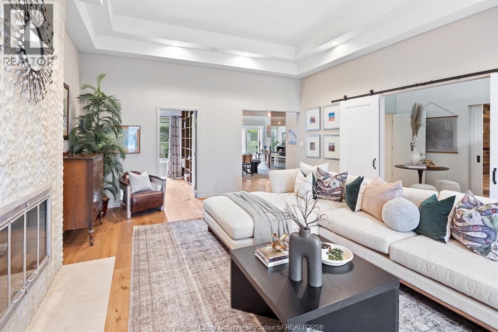 3521 Ouellette, Windsor, ON