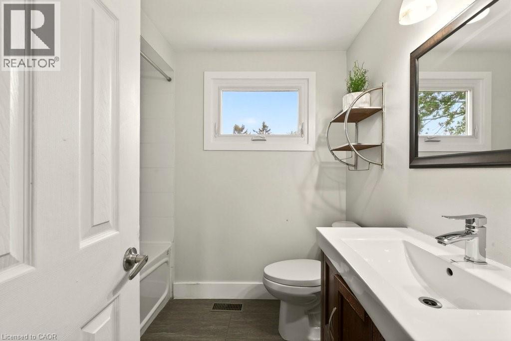 120 Chilton Drive, Hamilton, ON