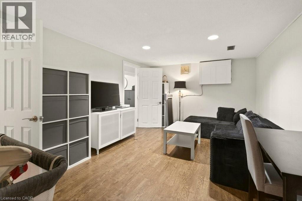 120 Chilton Drive, Hamilton, ON
