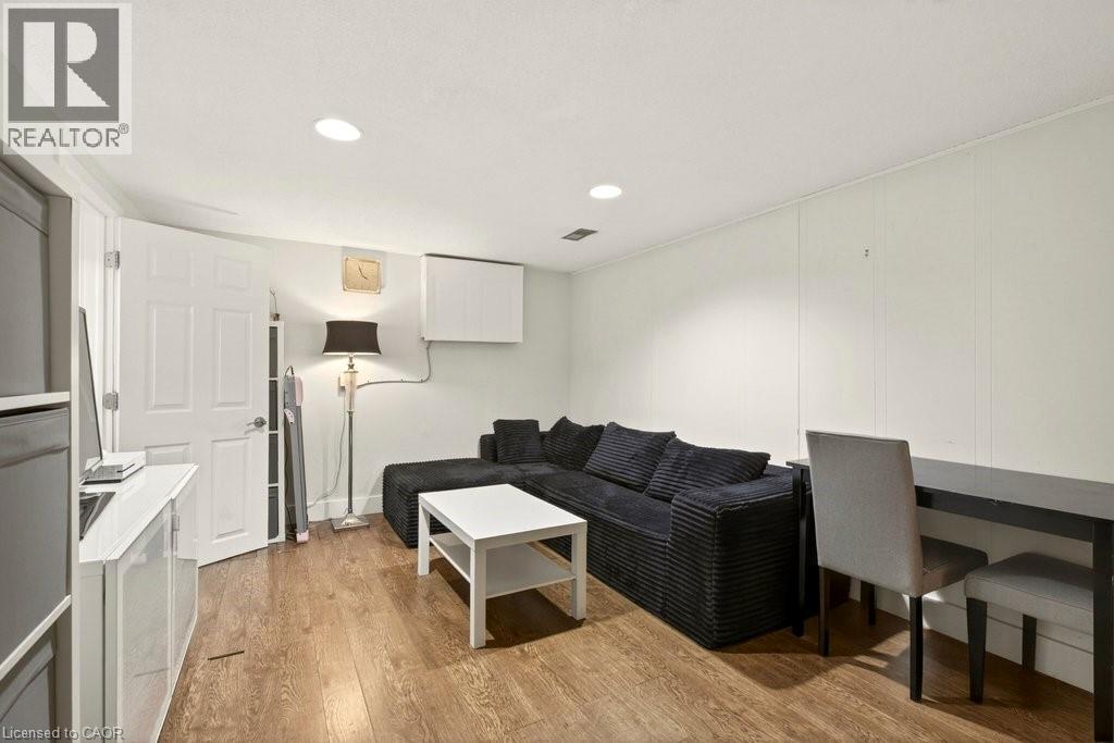 120 Chilton Drive, Hamilton, ON
