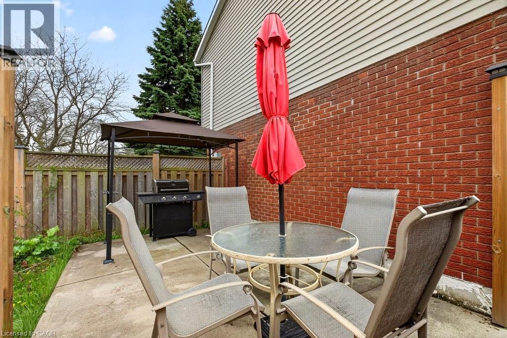 120 Chilton Drive, Hamilton, ON