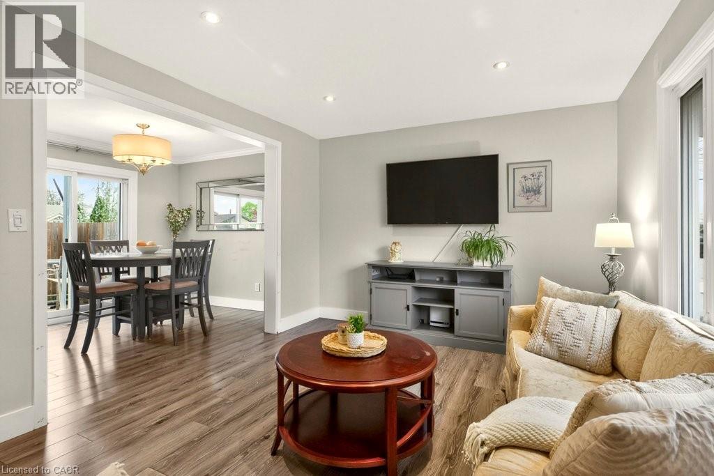 120 Chilton Drive, Hamilton, ON