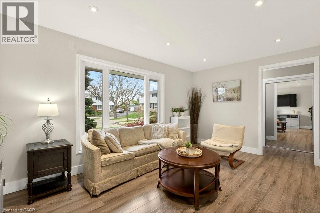 120 Chilton Drive, Hamilton, ON