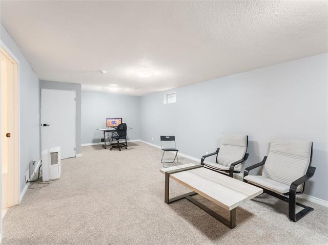35 Point West Dr, Winnipeg, MB