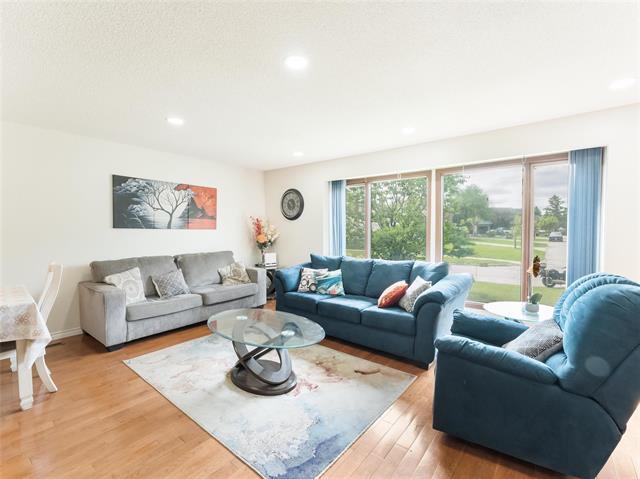 35 Point West Dr, Winnipeg, MB