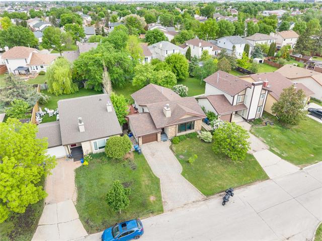 35 Point West Dr, Winnipeg, MB
