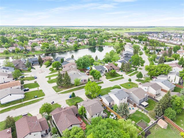 35 Point West Dr, Winnipeg, MB