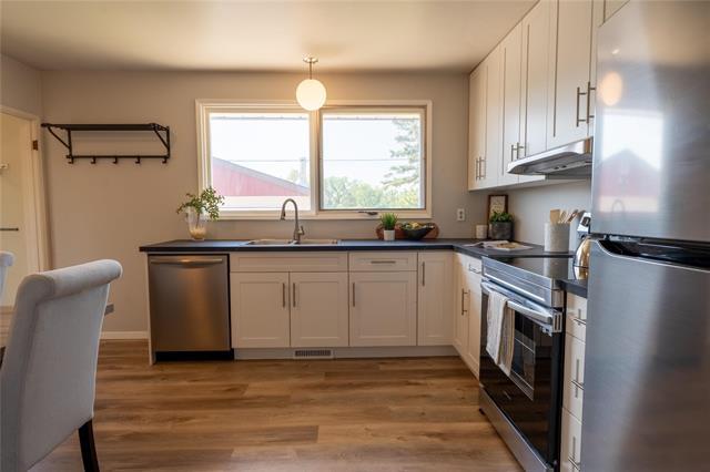 107 Penfold Cr, Winnipeg, MB