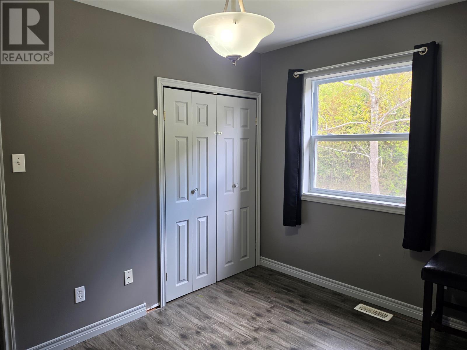 325 Main Street, Milltown, NL