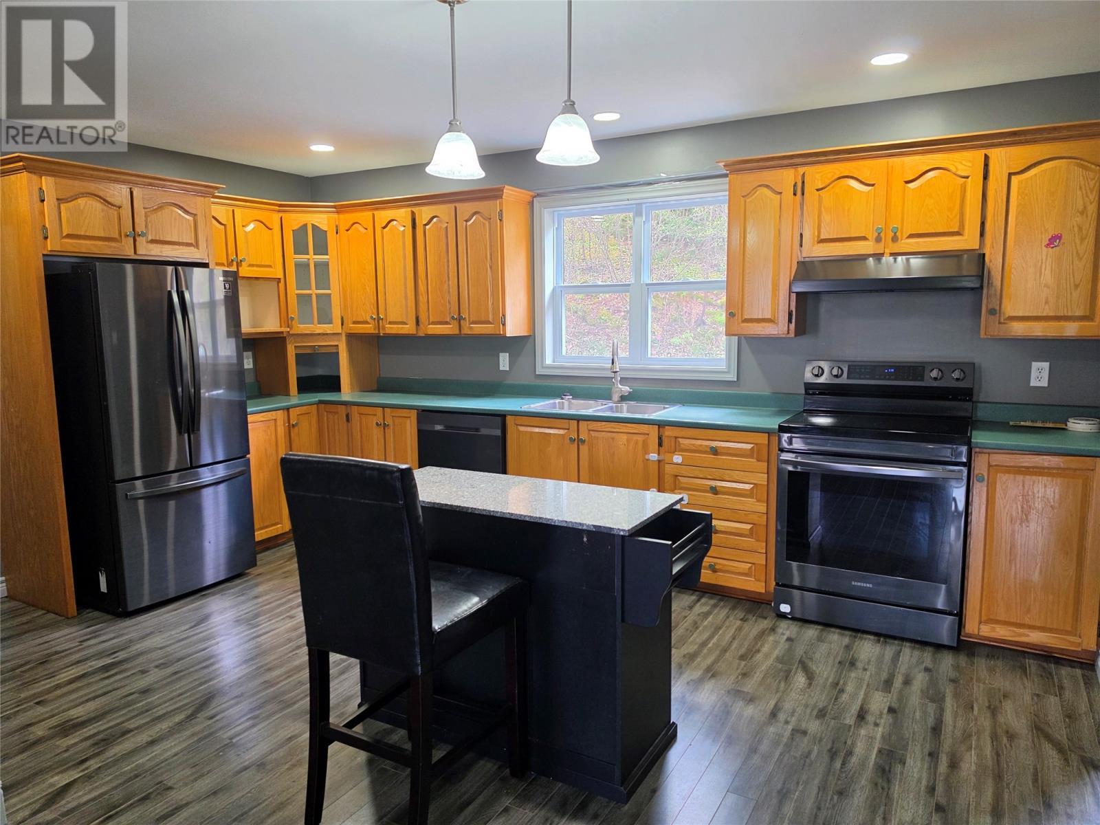 325 Main Street, Milltown, NL