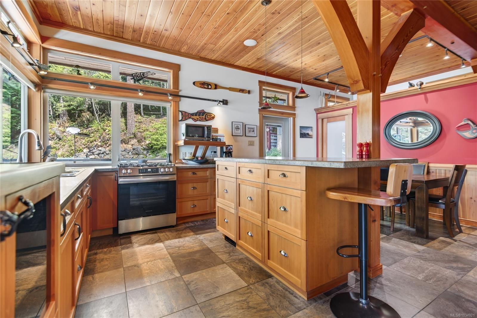 30 Baikie Dr, Campbell River, BC