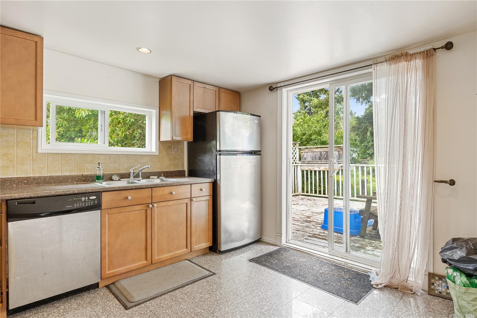70 Hampton Rd, Saanich, BC