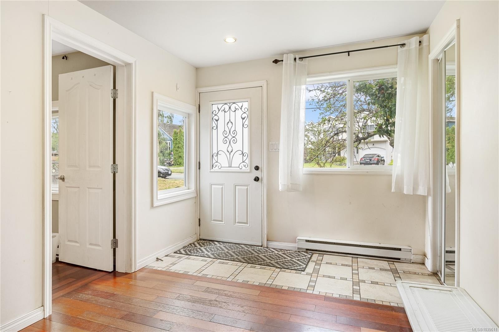 70 Hampton Rd, Saanich, BC