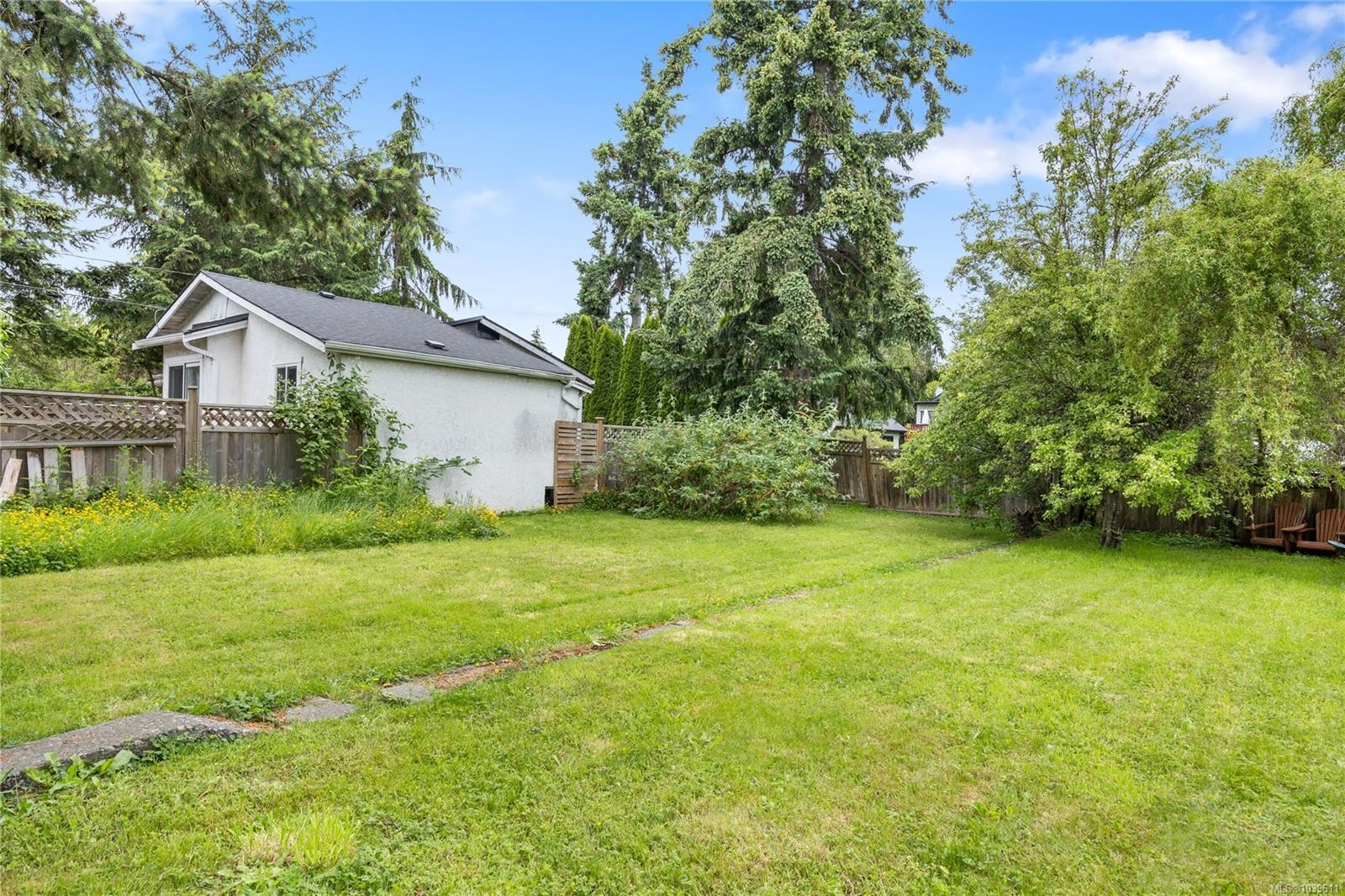 70 Hampton Rd, Saanich, BC