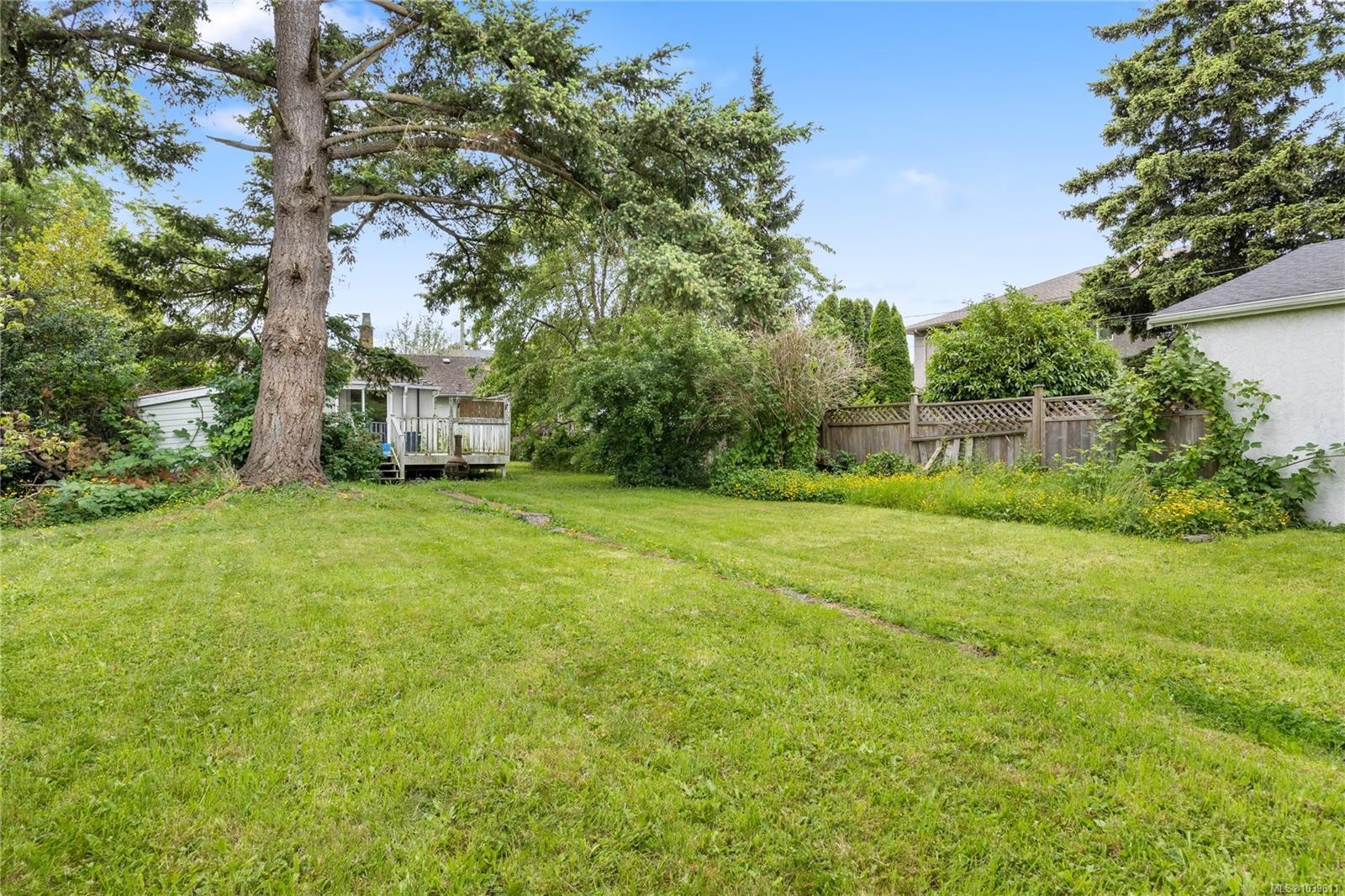 70 Hampton Rd, Saanich, BC