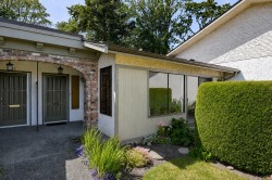 #15-3968 Cedar Hill Rd Saanich, BC V8N 3B8