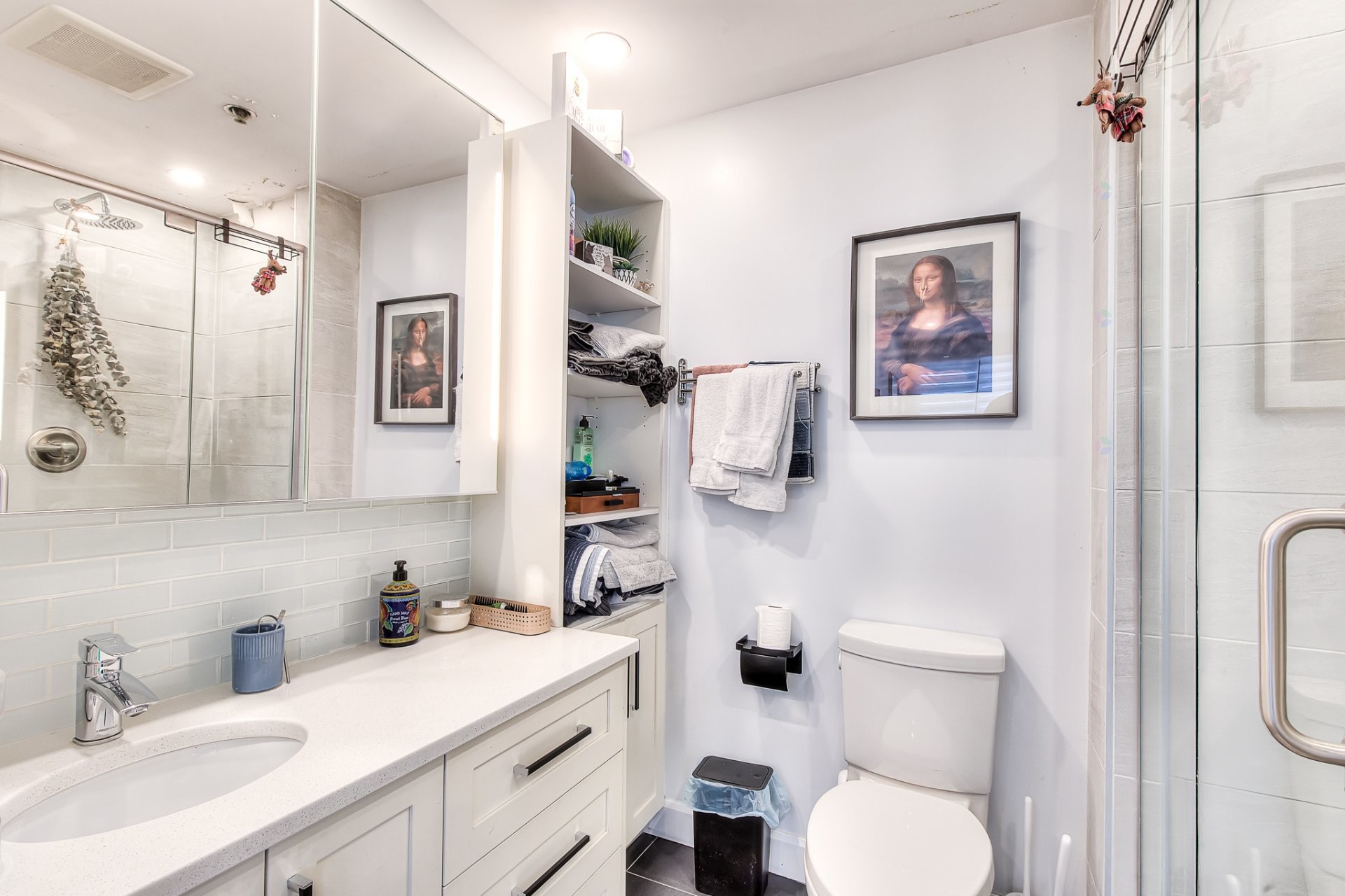 Salle de bains - 504-1101 Rue St-Urbain, Montréal (Ville-Marie), QC