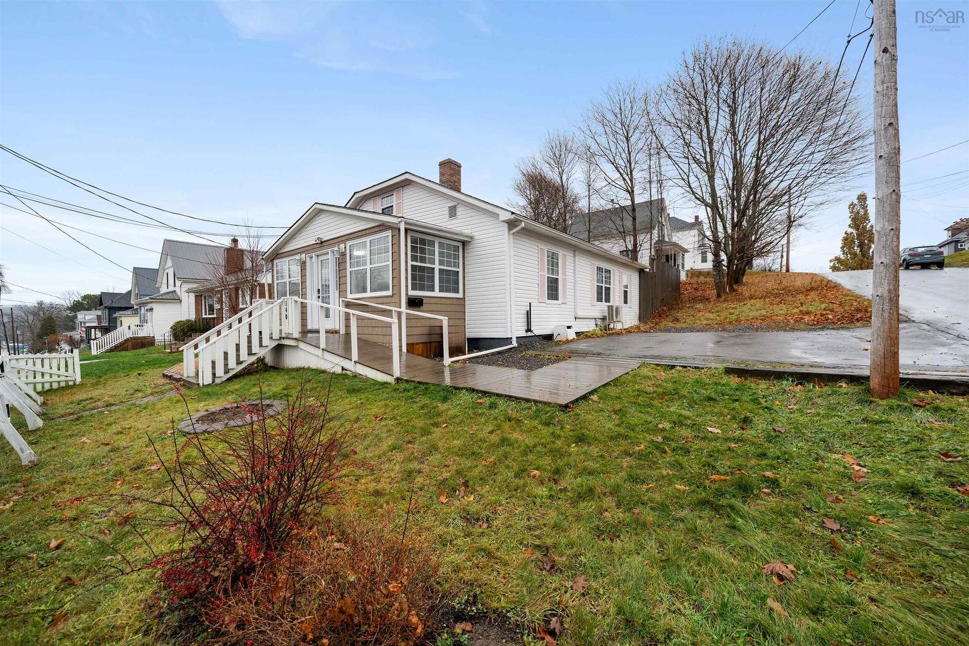 140 Maple Avenue, New Glasgow, NS