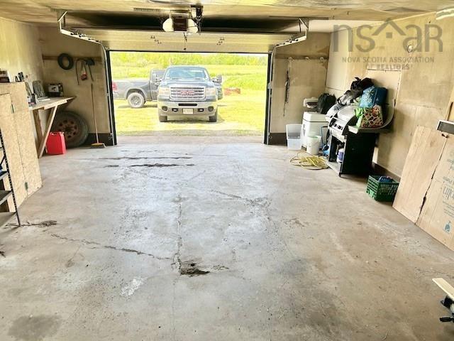 7729 Highway 321, Roslin, NS - Indoor Photo Showing Garage
