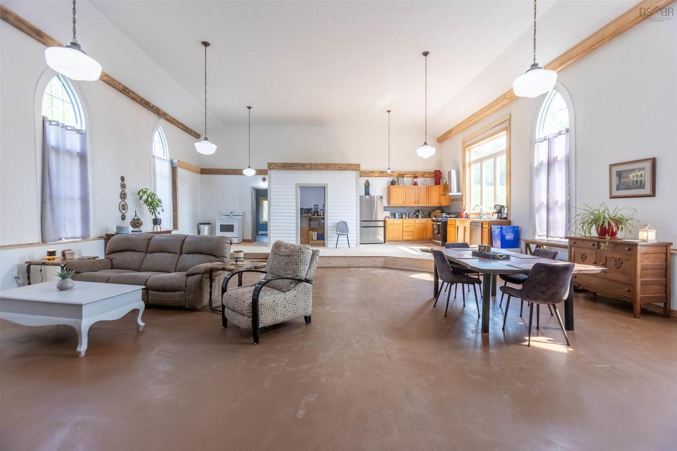 10563 Highway 2, Mapleton, NS