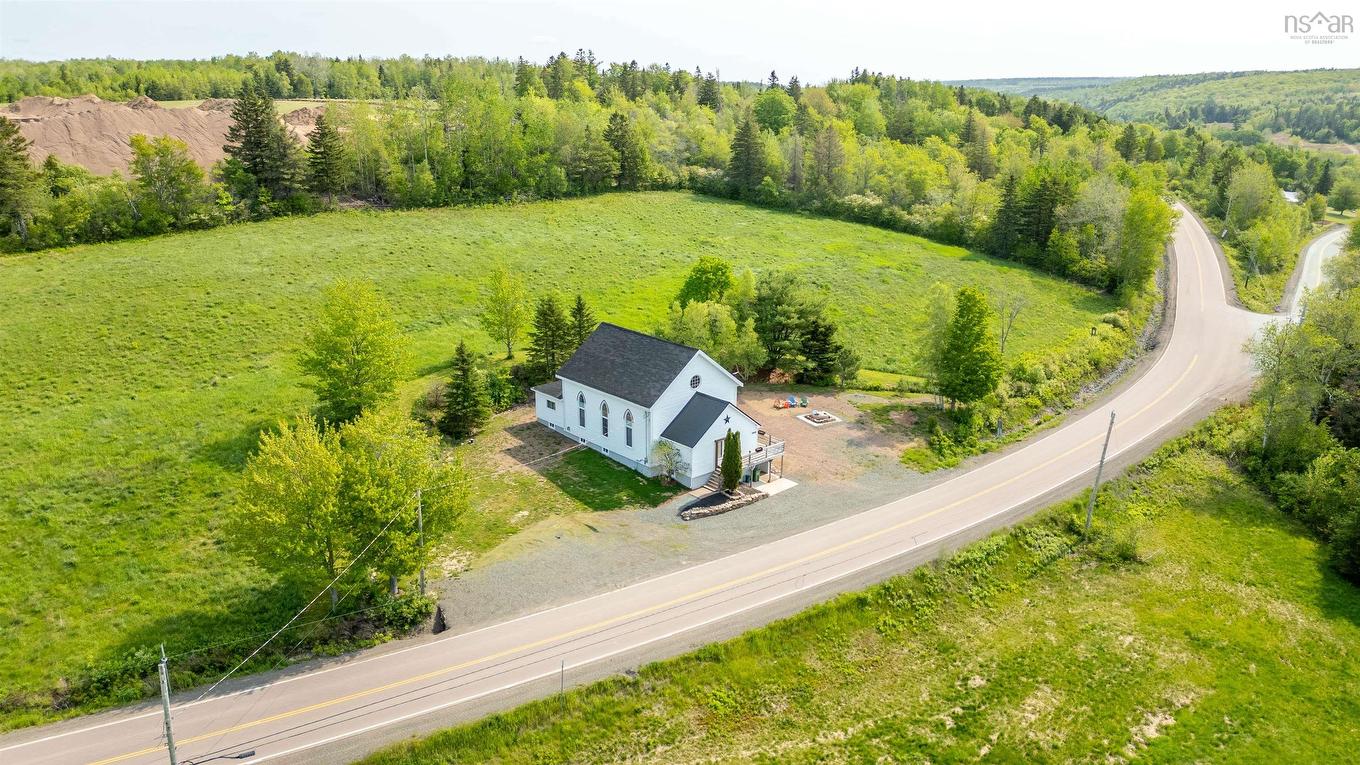 10563 Highway 2, Mapleton, NS