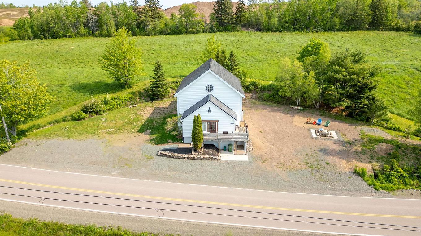 10563 Highway 2, Mapleton, NS
