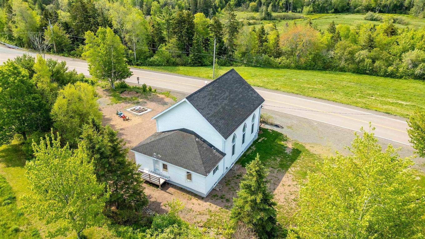 10563 Highway 2, Mapleton, NS