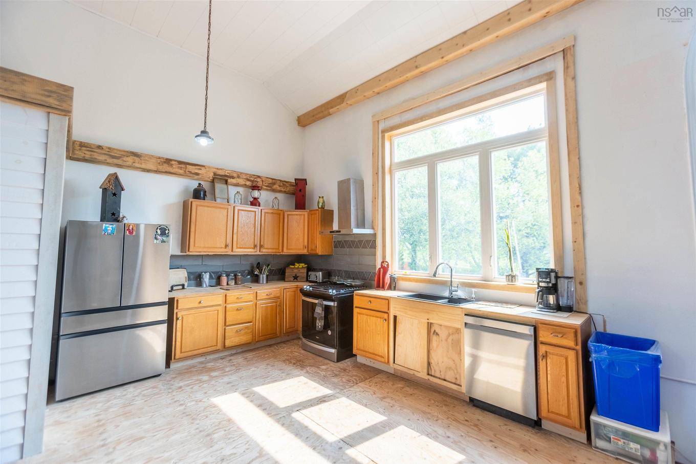 10563 Highway 2, Mapleton, NS