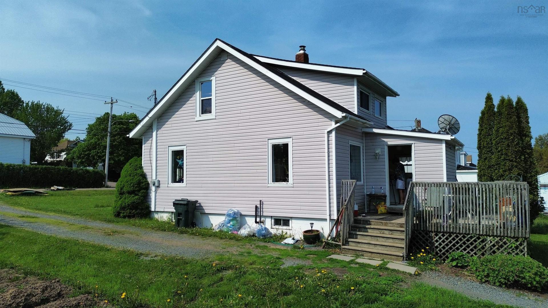40 Maple Street, Springhill, NS
