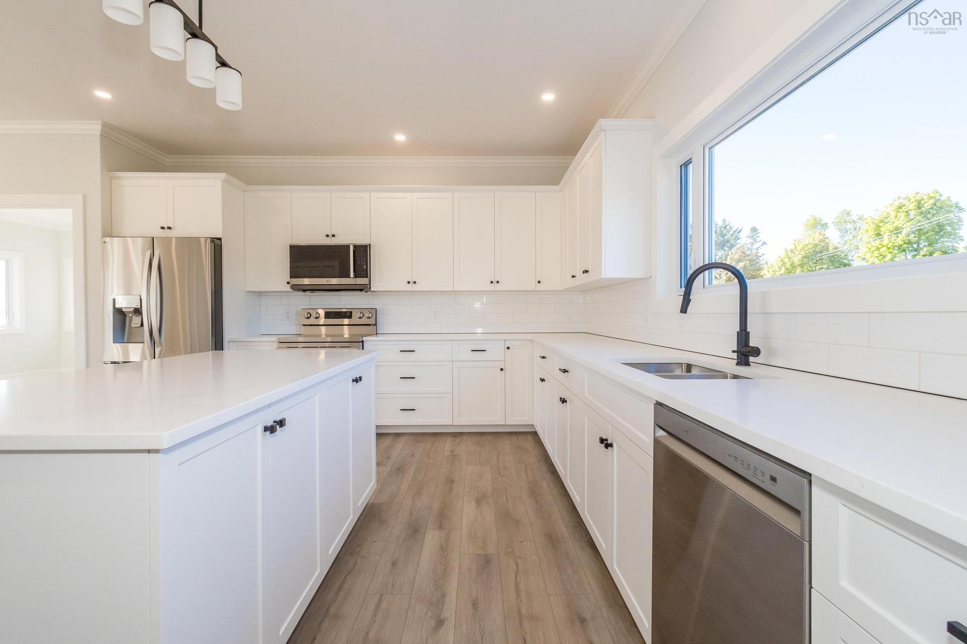 41 Colonial Arms Drive, Deep Brook, NS