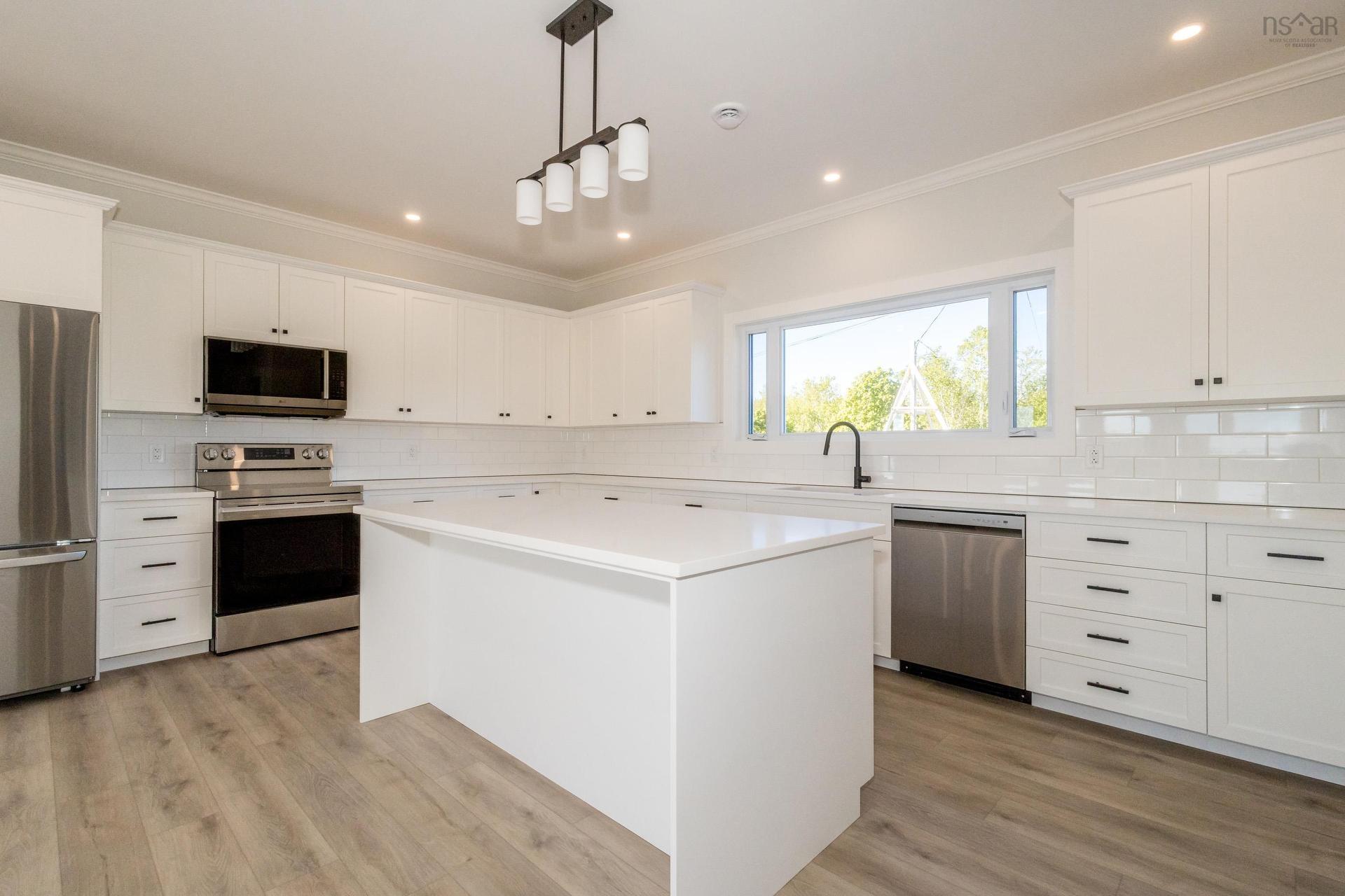 41 Colonial Arms Drive, Deep Brook, NS